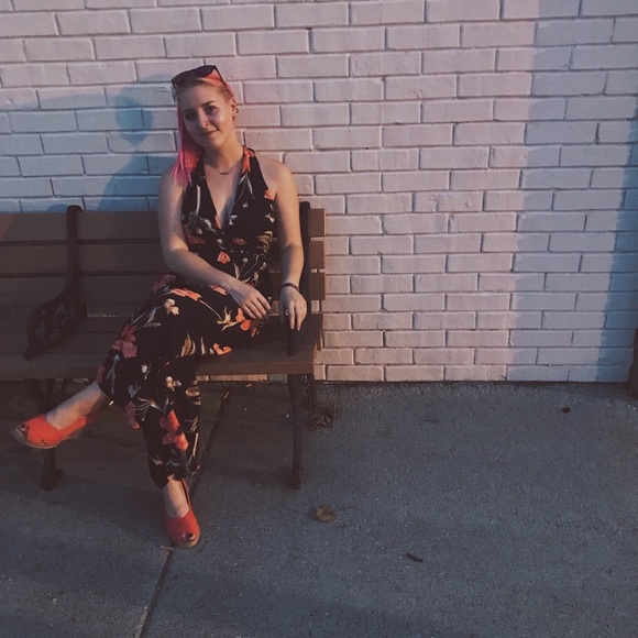 Meet your Posher, Emily - Picture 6 of 7